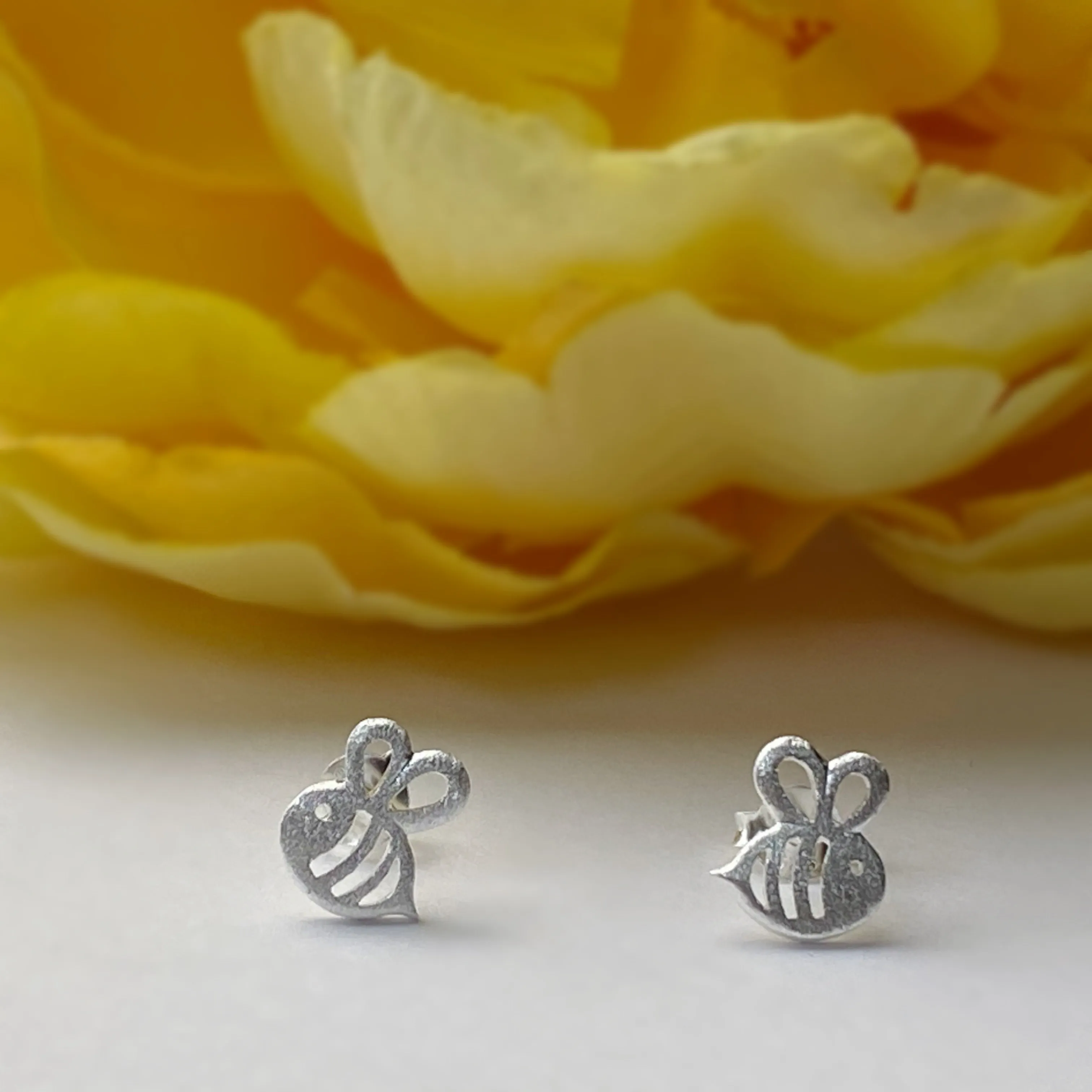 Little Bee Earrings - VE500