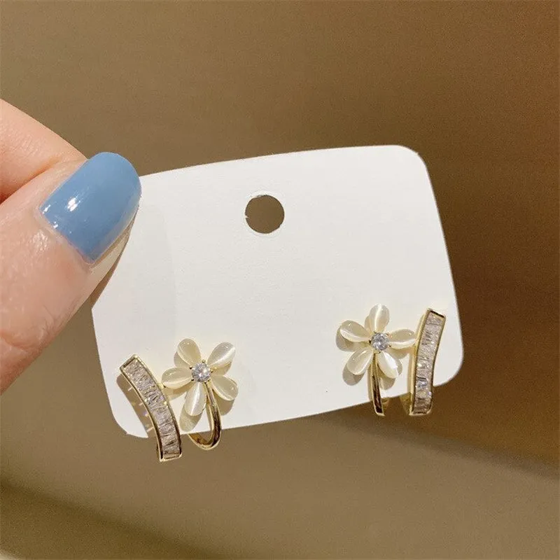 Shimmering Elegant Zircon Flower Stud Earrings