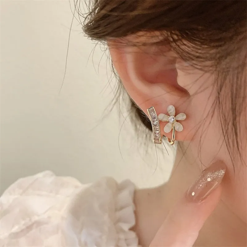 Shimmering Elegant Zircon Flower Stud Earrings