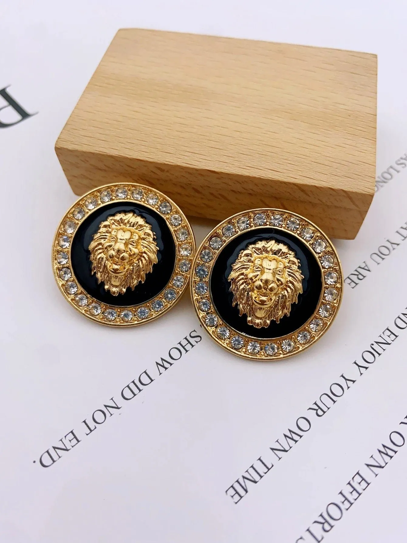 Stylish Lion Head Round Stud Earrings with Rhinestones