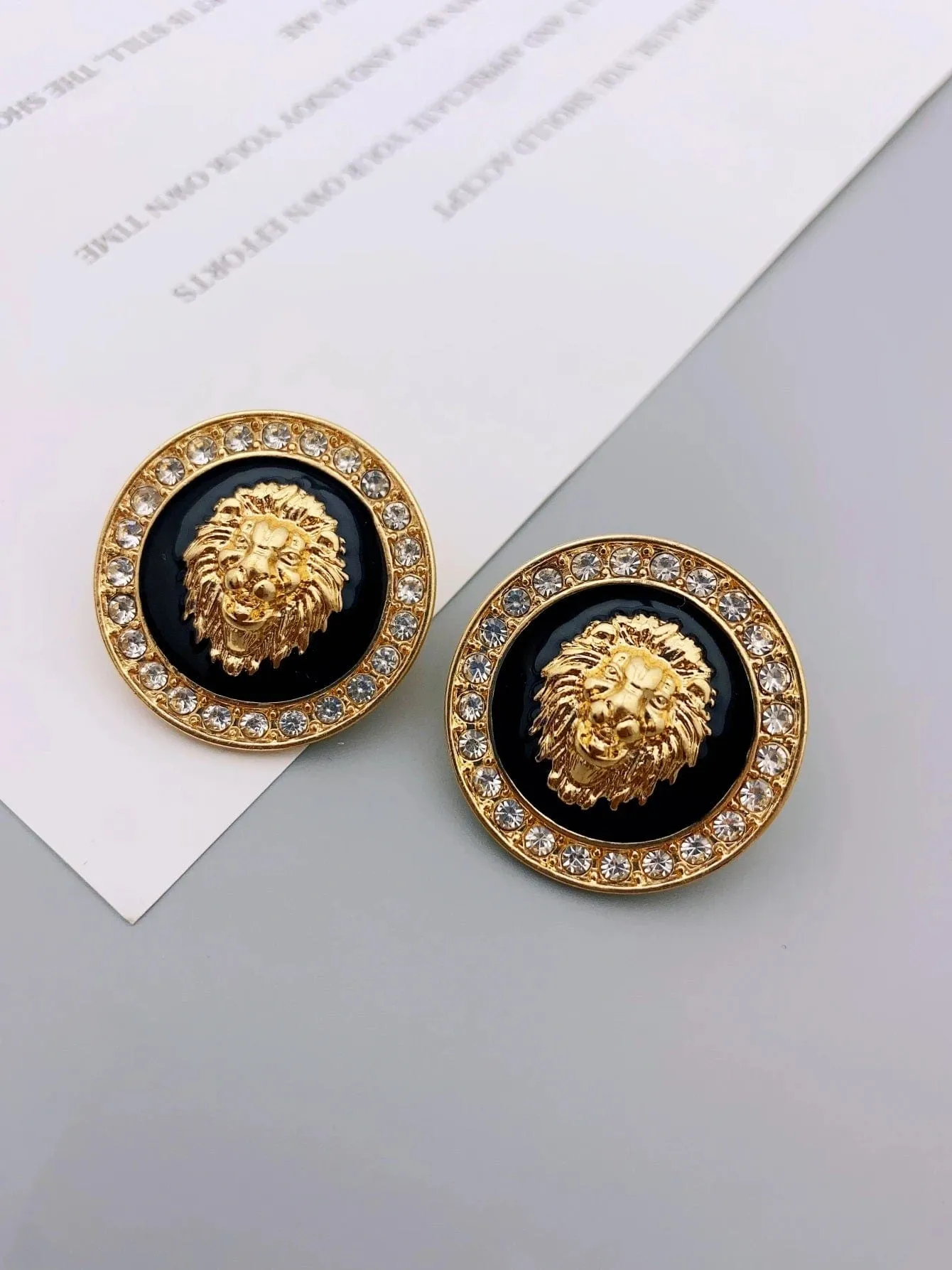 Stylish Lion Head Round Stud Earrings with Rhinestones